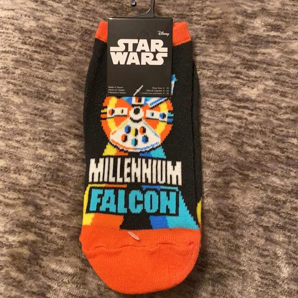 2/$12🌟Star Wars Millennium‎ Falcon Color Socks